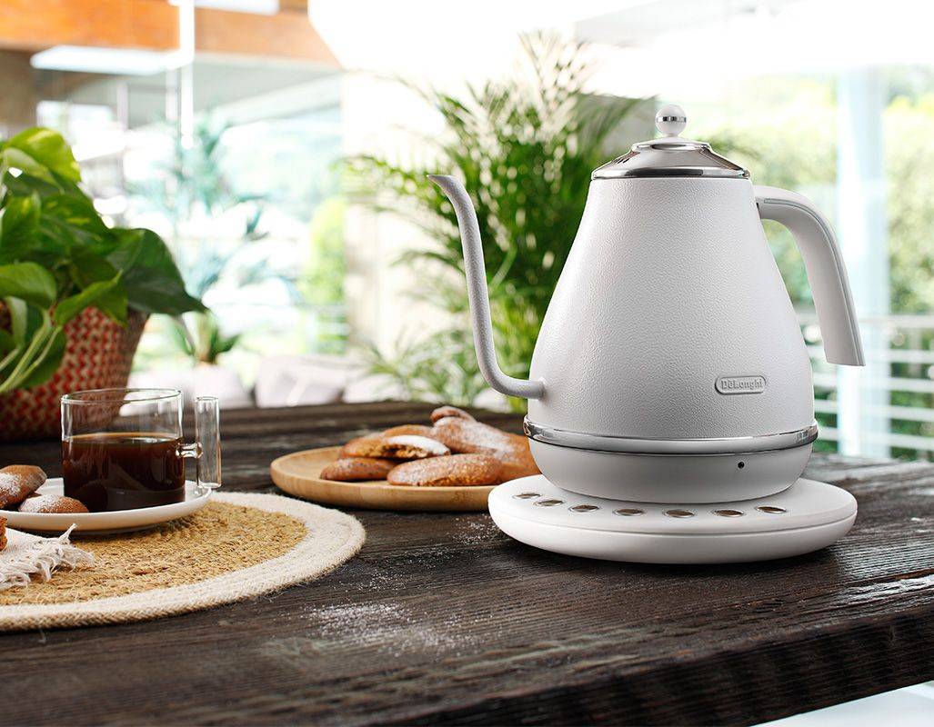 Delonghi KBOE2030.W Icona Gooseneck Pour Over Coffee Kettle 1.0L 2000W